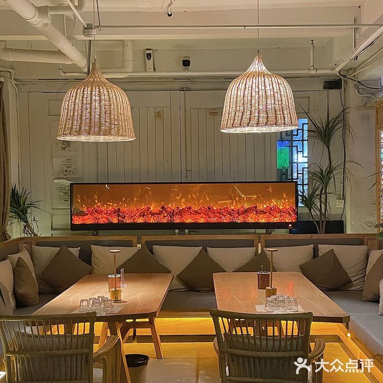 成都探店｜氛围十足的音乐餐吧🎶过来小酌几杯🍸