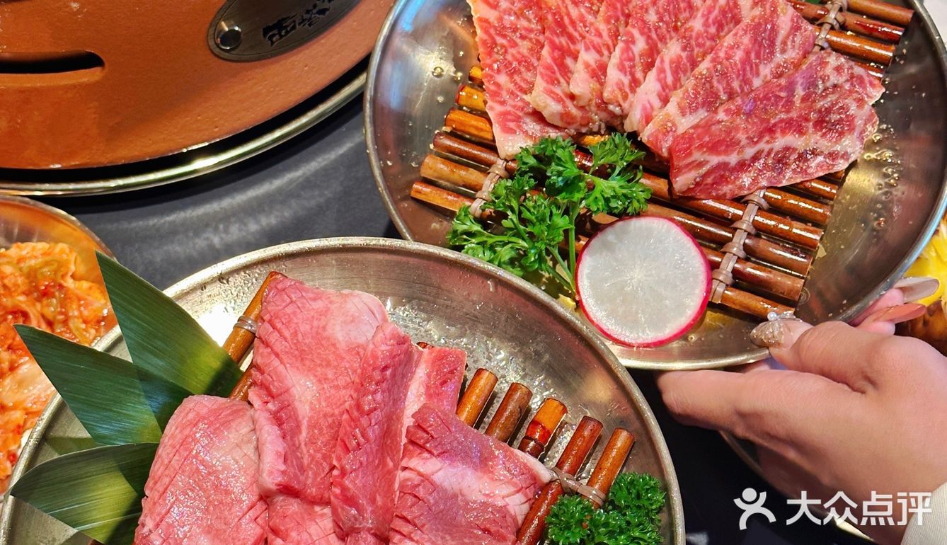 男模烤肉尊嘟有点东西