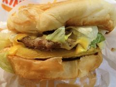 牛肉蛋芝士可颂堡-汉堡王(北京三里屯购物中心)