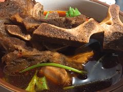 香辣牛骨-贡梅老面馆·蟹粉面·无锡特色小吃(南长街主推店)