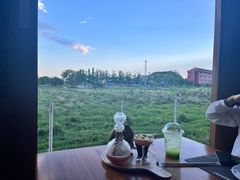 -Chom Cafe and Restaurant