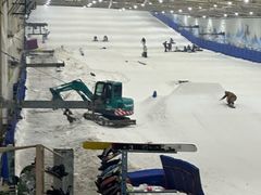 -乔波室内滑雪场
