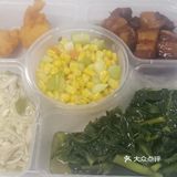 今天的午饭超级惊喜，饿饿饭饭[点赞]