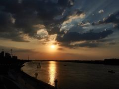 -南京眼步行桥