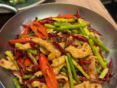 黔味宫爆松板肉-山野板扎·云贵川Bistro(上海首店)