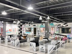 -极限PLAY运动娱乐新世界·团建派对潮玩休闲馆·室内蹦极高空游乐园