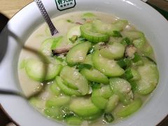鲜丝瓜焖鲍鱼仔-费大厨辣椒炒肉(富兴店)