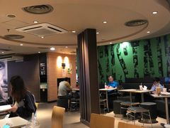 大堂-麦当劳(中山公园龙之梦店)