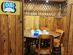 包厢-老东镇啤酒屋海鲜加工·蒸汽海鲜·海鲜烧烤(台东店)