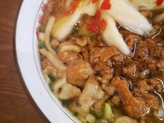 -裕新楼粉面馆·石磨手工粉(四方坪店)