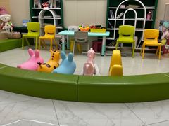 -瑞尔齿科(南京东路名人诊所)