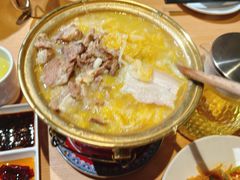 拆骨肉炖酸菜-关东小磨东北菜(上海长风大悦城店)