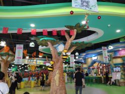 -维佳童话镇演出现场(徐东店)