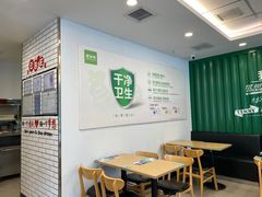 用餐区-老乡鸡(武汉烽胜路店)