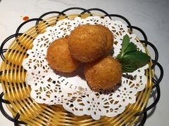 香酥芝士球-花椒俏川菜小馆(南海万达店)