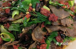 Stir-fried腊 Beef with Garlic and Chili