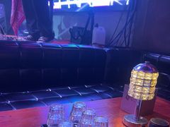 -喜鹊音乐酒馆(西街店)