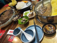 -左庭右院鲜牛肉火锅(金山万达店)