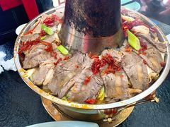 特色炕锅羊肉-撒拉人家.酸菜牦牛肉火锅