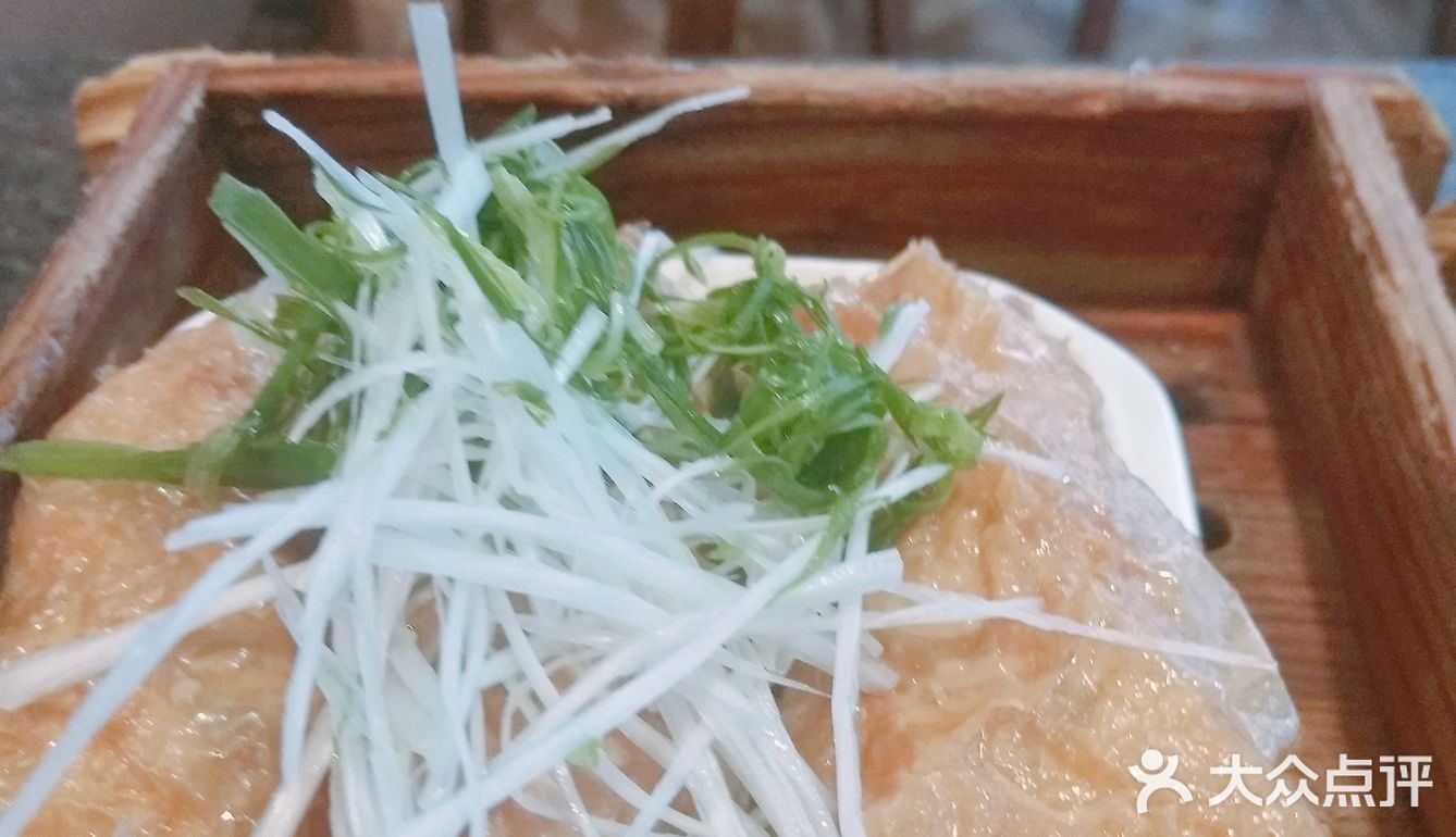 胡萝卜丝，竹笋丝等等还有肉