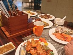 -广州万富希尔顿酒店·感趣自助餐厅·金秋蟹宴生蚝海鲜刺身