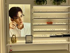 -镜客眼镜(浦江欢乐颂店)
