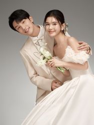 -雪中彩影婚纱摄影·微光艺术中心