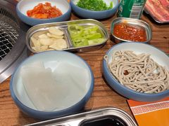 -明洞阿姨·韩式酱蟹烤肉·创意料理(三元桥店)