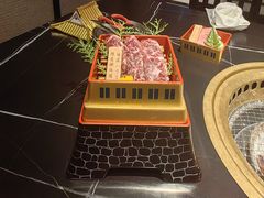 -山川小町·极番烧肉(新地假日广场店)