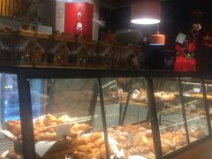 面包甜点陈列柜-Dough&Joe团憩(瑞虹天地月亮湾店)