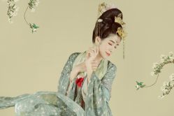 -盘子女人坊古装写真摄影(厦门总店)