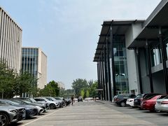 -奔驰北京极光星徽(四元桥店)