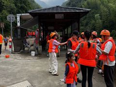 -安吉龙王山峡谷漂流