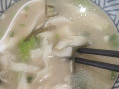 -八百里牛肉汤(盖饭·锅贴·万象城店)