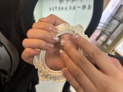 -芊屿芊浔美甲