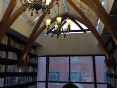 -钟书阁(松江泰晤士小镇店)