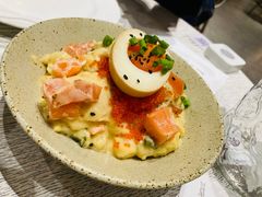 飞鱼籽炙烤三文鱼鸡蛋土豆沙拉-娜娜家•Nana's restaurant(国金汇店)