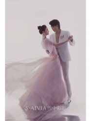 -雪中彩影婚纱摄影·微光艺术中心