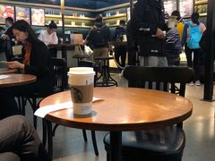 大堂-星巴克(杭州东站东到达店)