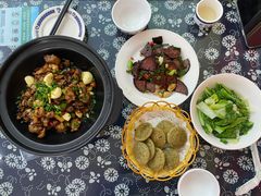 干锅土匪鸡-龚师傅土菜馆.地道农家菜(魅力湘西店)