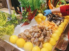 -广州万富希尔顿酒店·感趣自助餐厅·金秋蟹宴生蚝海鲜刺身