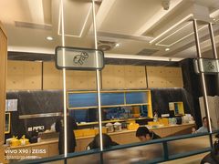 -谭仔米线(皇庭广场店)