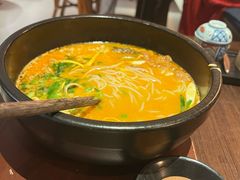 -银米·云南传统过桥米线(双廊黑金冠店)