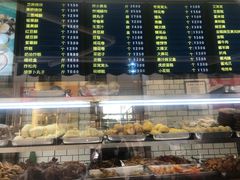 面包甜点陈列柜-护国寺小吃(安定门店)