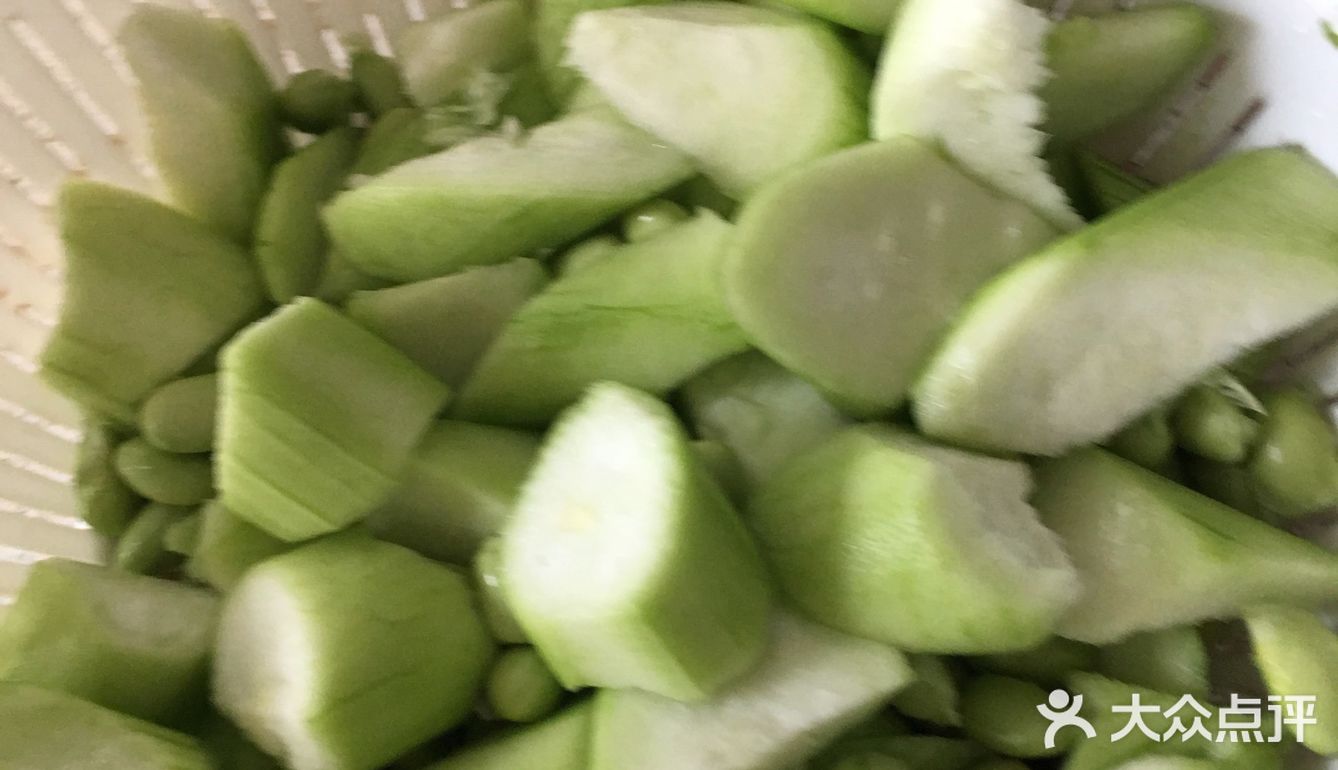 丝瓜炒毛豆这样清爽的家常菜