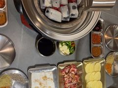 -围炉肉舍丹东海鲜烤肉·烤活鳗(步行街店)