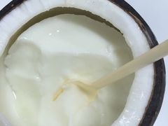 -志龙皇冠吃货椰子铺