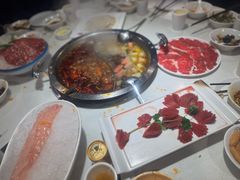 -茅草房·河畔园林火锅