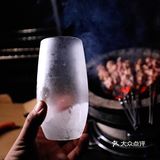 架一炭炉，几串烤肉，一杯冰啤，钟情于夜晚的静