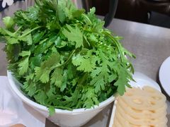 -胡须佬鸡煲四季火锅店(石厦西村直营店)